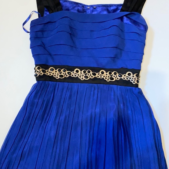 Adorable party dress in blue - Picture 2 of 6